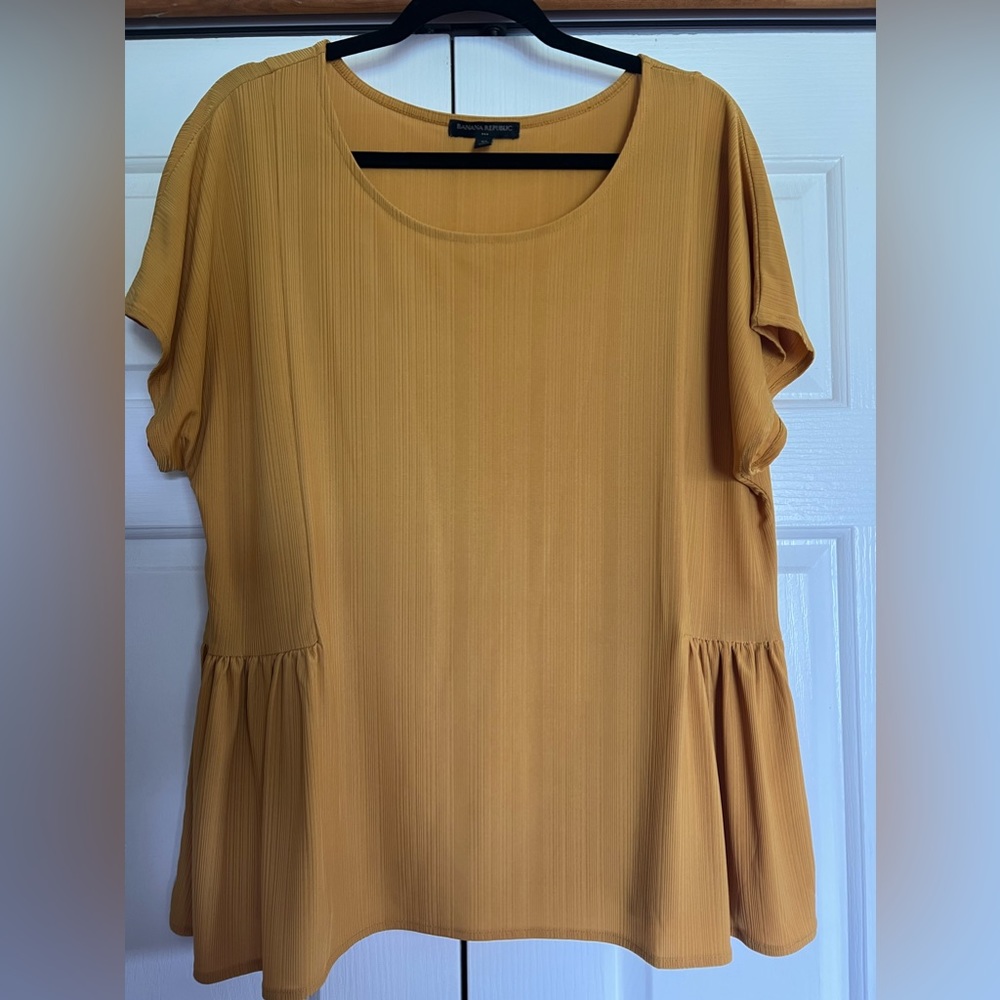 Banana Republic mustard blouse XL